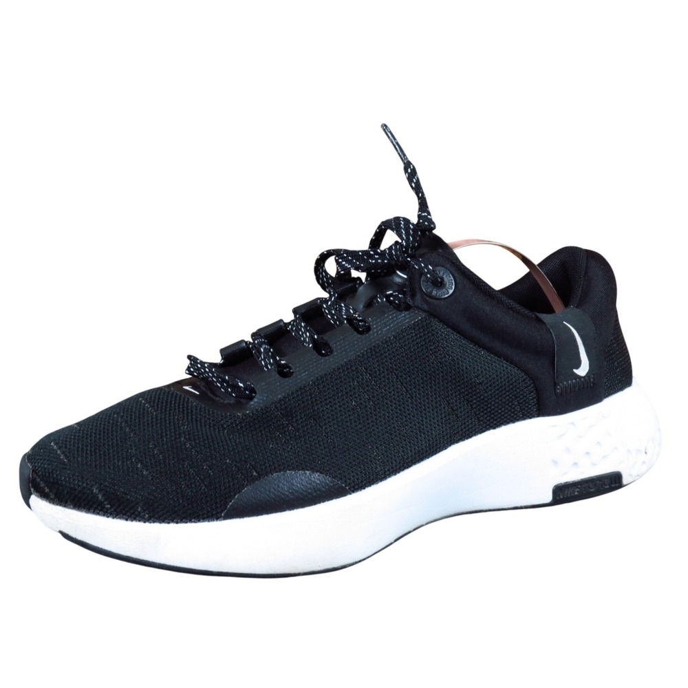 Nike Renew Serenity‎ Run Women Athletic Shoe Sz 7 Running Black White DB0522-002